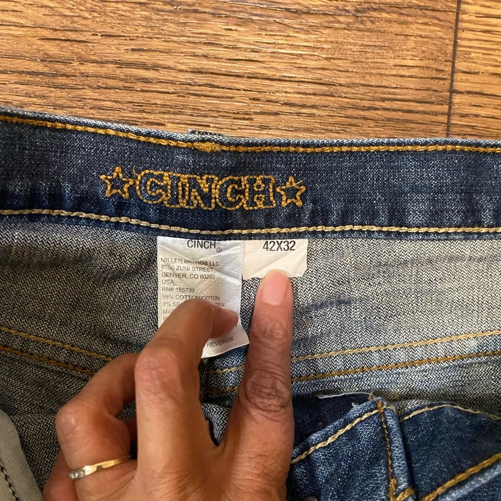 Cinch Men's Medium Blue Relaxed Jeans - Picture 2 of 5